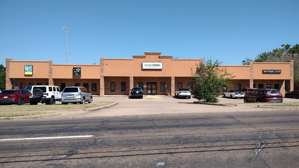 Primary Photo Of 522 W Main St, Brenham Healthcare For Sale