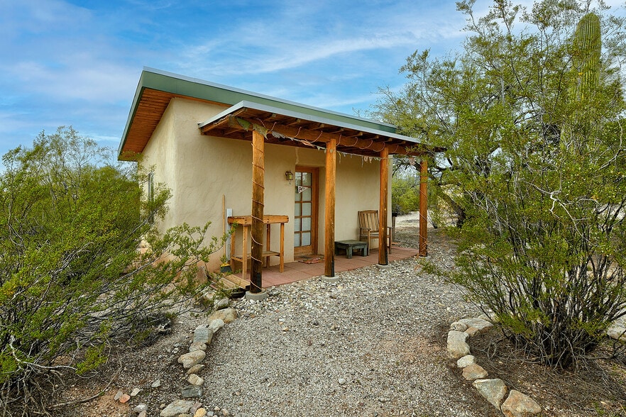 More Photos Of 2751 N Soldier Trl, Tucson Specialty For Sale