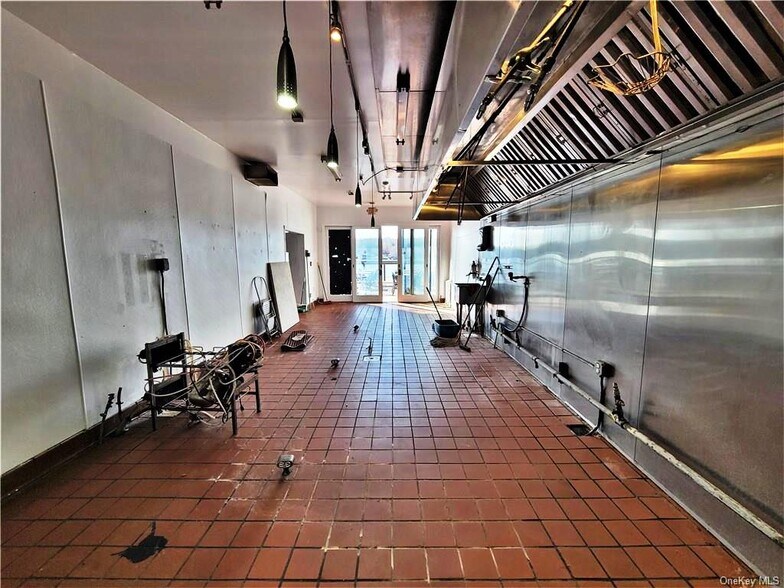 More Photos Of 1 Horseshoe Lake Rd, Kauneonga Lake Restaurant For Sale