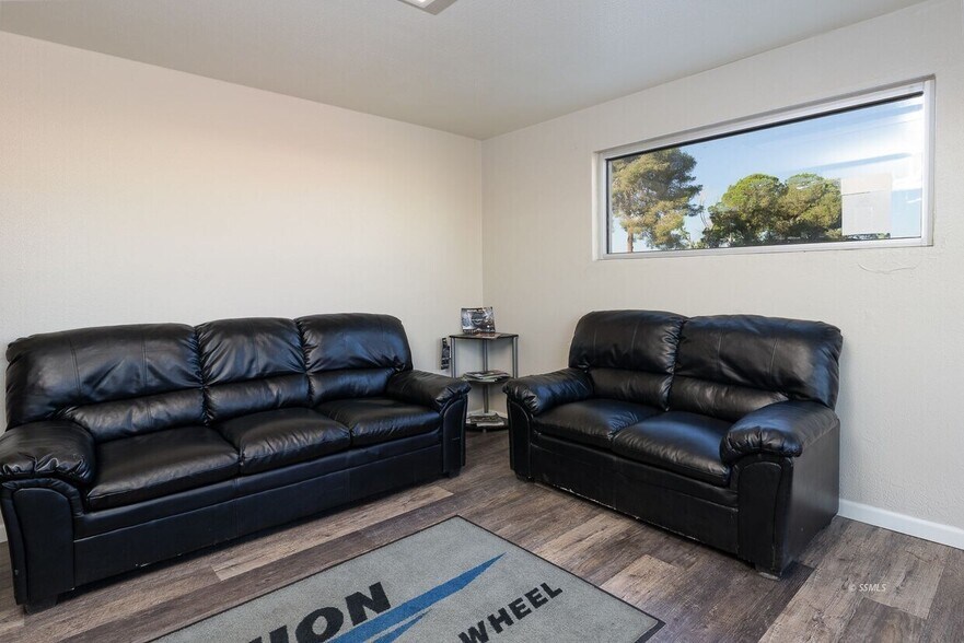 More Photos Of 120 S Warner St, Ridgecrest Auto Repair For Sale