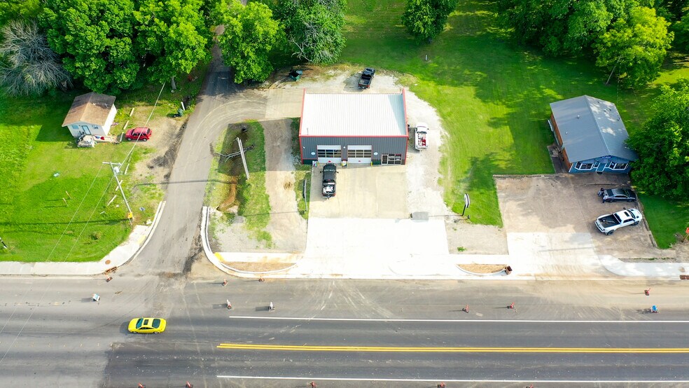 More Photos Of 304 E Wilson St, Valliant Office For Sale