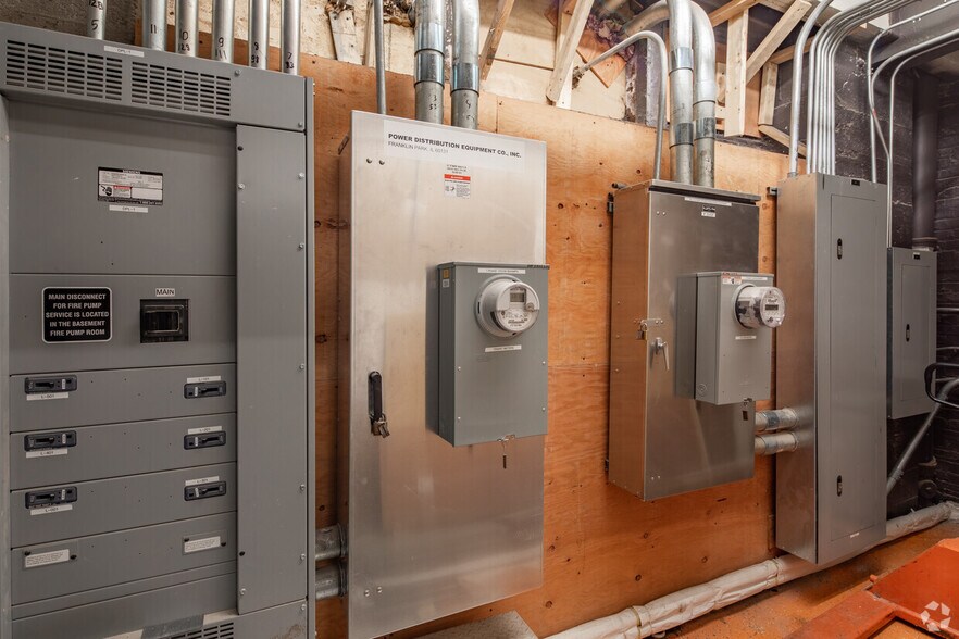 More Photos Of 415 W Huron St, Chicago Loft Creative Space For Sale