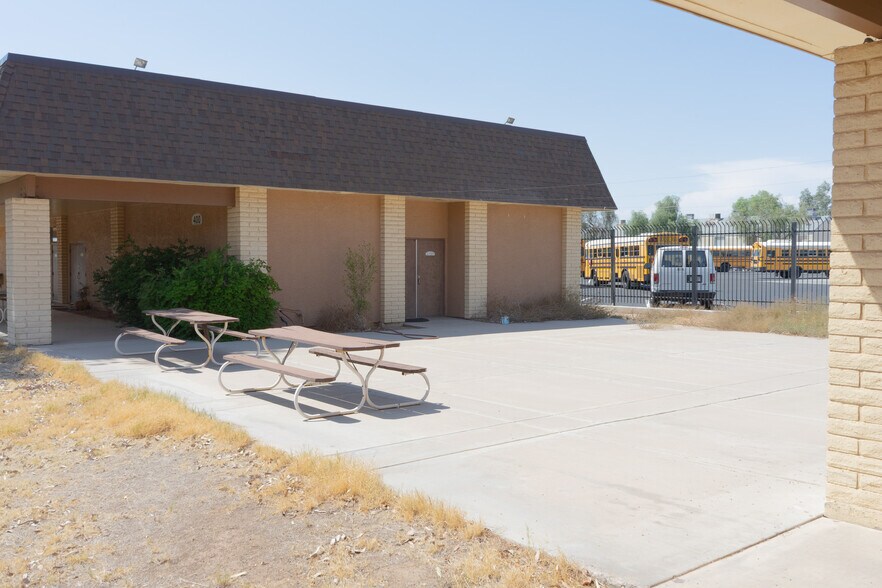 More Photos Of 7614 N 43rd Ave, Glendale Specialty For Sale