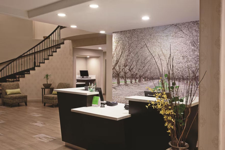 More Photos Of 20 W Pacheco Blvd, Los Banos Hotel For Sale