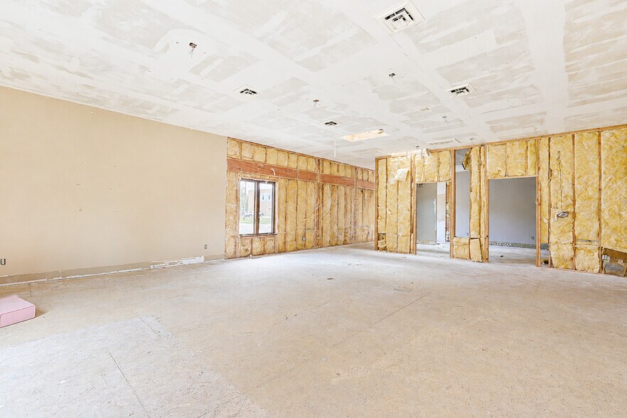More Photos Of 302 S 2nd St, Polk City Lodge Meeting Hall For Sale
