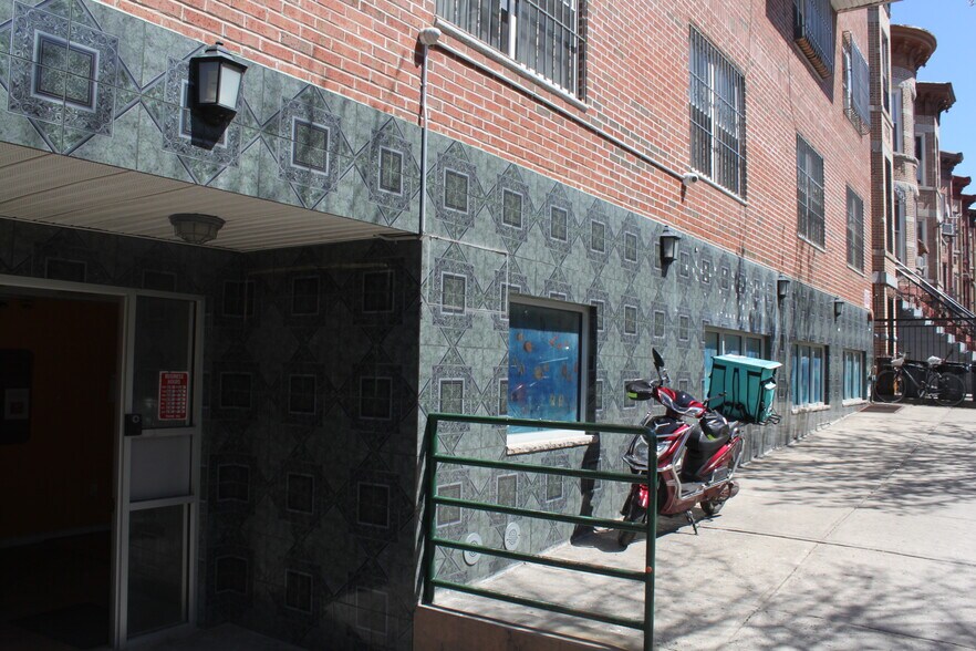 More Photos Of 531 52nd St, Brooklyn Apartments For Sale
