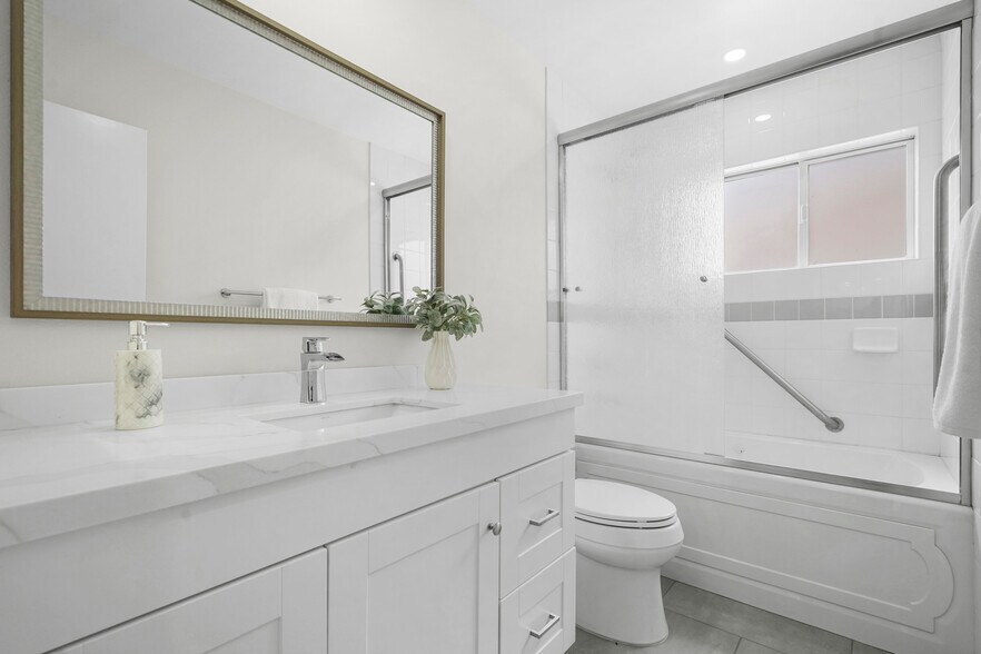 More Photos Of 174 N Wendy Dr, Thousand Oaks Specialty For Sale