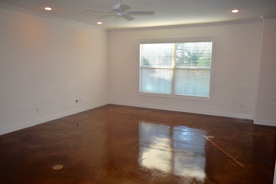 More Photos Of 2980 Elkton Trl, Tyler Apartments For Sale