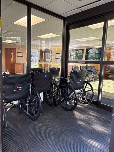 More Photos Of 2501 Cumberland Dr, Valparaiso Medical For Sale