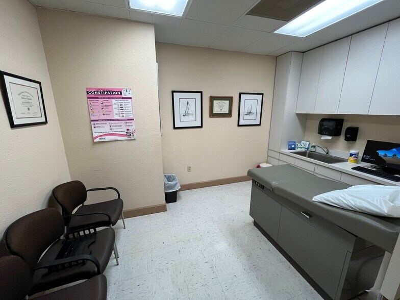 More Photos Of 4224 N Tampania Ave, Tampa Medical For Sale