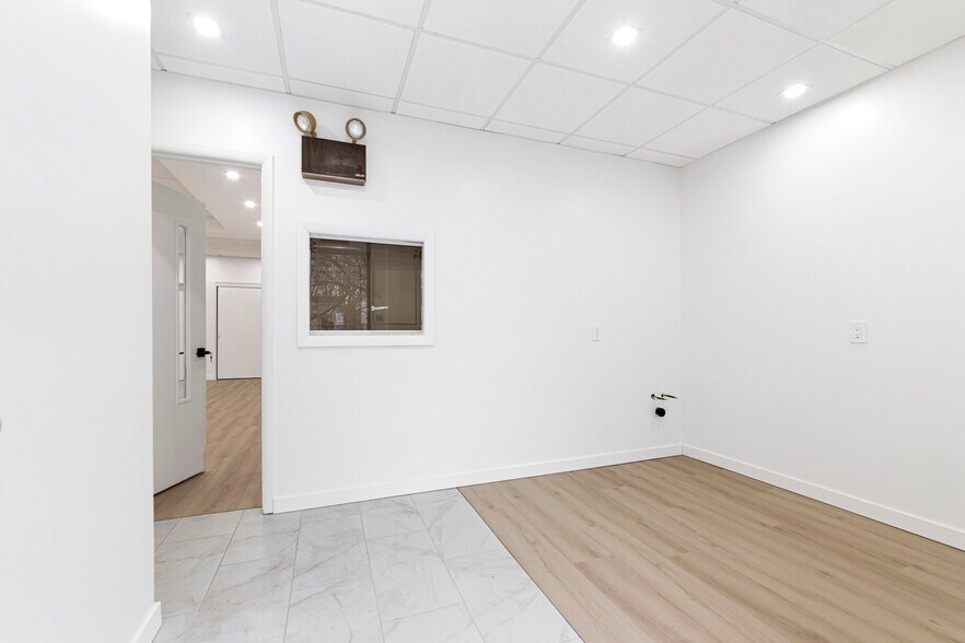 More Photos Of 15 Saint Pauls Ave, Staten Island Medical For Lease