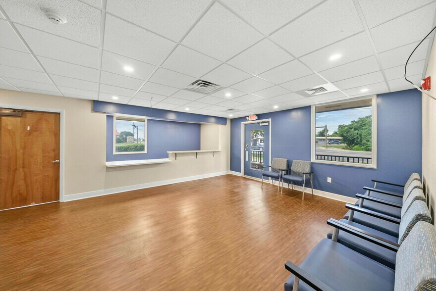 More Photos Of 1600 Jenks Ave, Panama City Medical For Sale