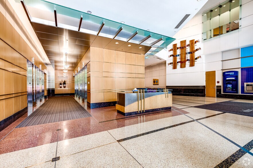 More Photos Of 380-388 Saint Peter St, Saint Paul Office For Lease