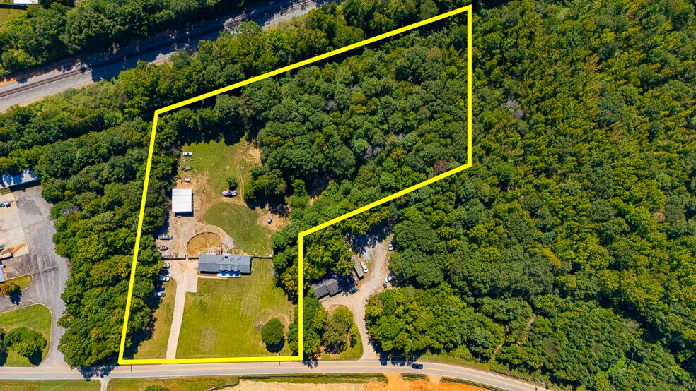 More Photos Of 4181 McBrayer Rd, Oakwood Industrial For Sale