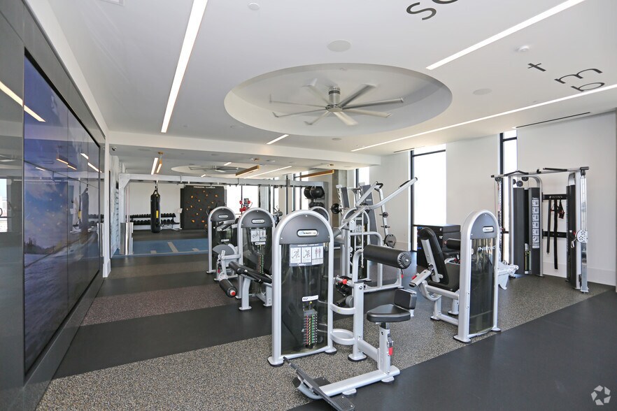 More Photos Of 1501 Island Ave, San Diego Apartments For Lease