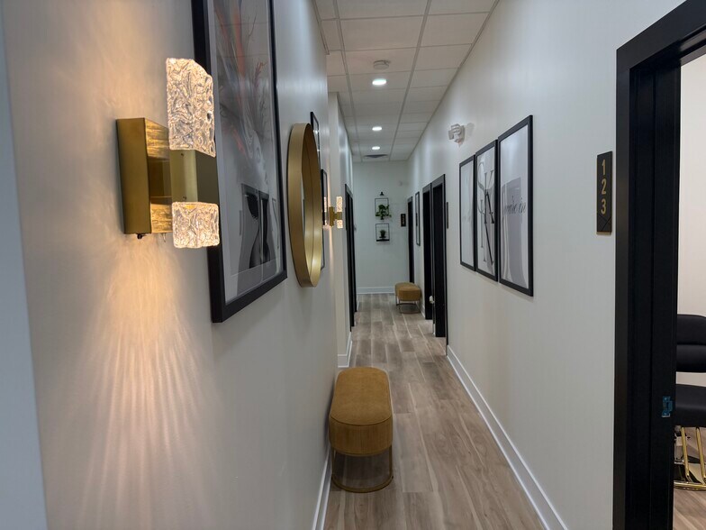 More Photos Of 5770 Peachtree Industrial Blvd, Norcross Storefront For Lease
