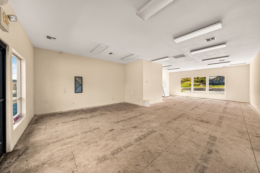 More Photos Of 209 S Old Pacific Hwy, Myrtle Creek Office For Sale
