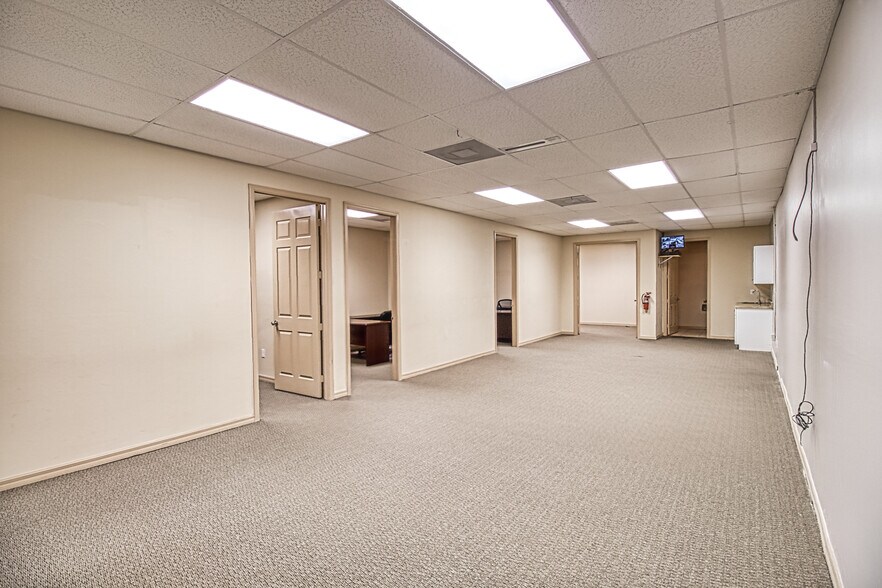 More Photos Of 4857 Palm Beach Blvd, Fort Myers Office For Lease