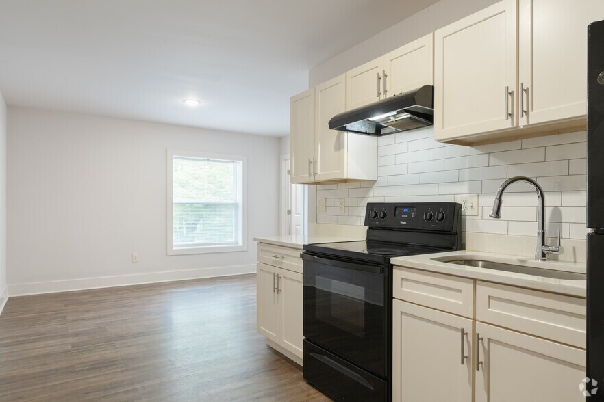 More Photos Of 340-352 Dixie Hills Cir, Atlanta Apartments For Sale