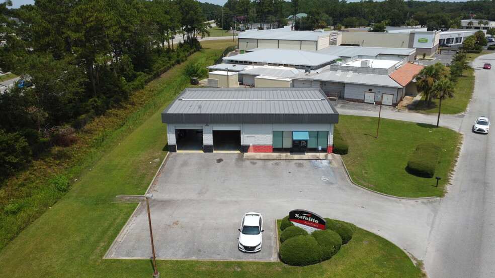 More Photos Of 700 Mall Blvd, Brunswick Auto Repair For Sale