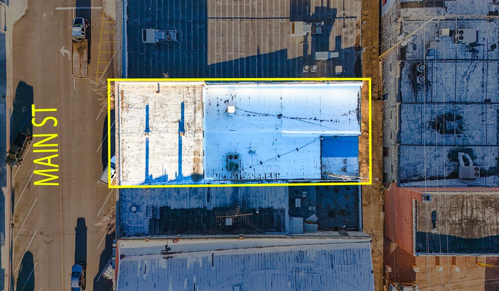 More Photos Of 1005 Main St, Buhl Storefront Retail Residential For Sale