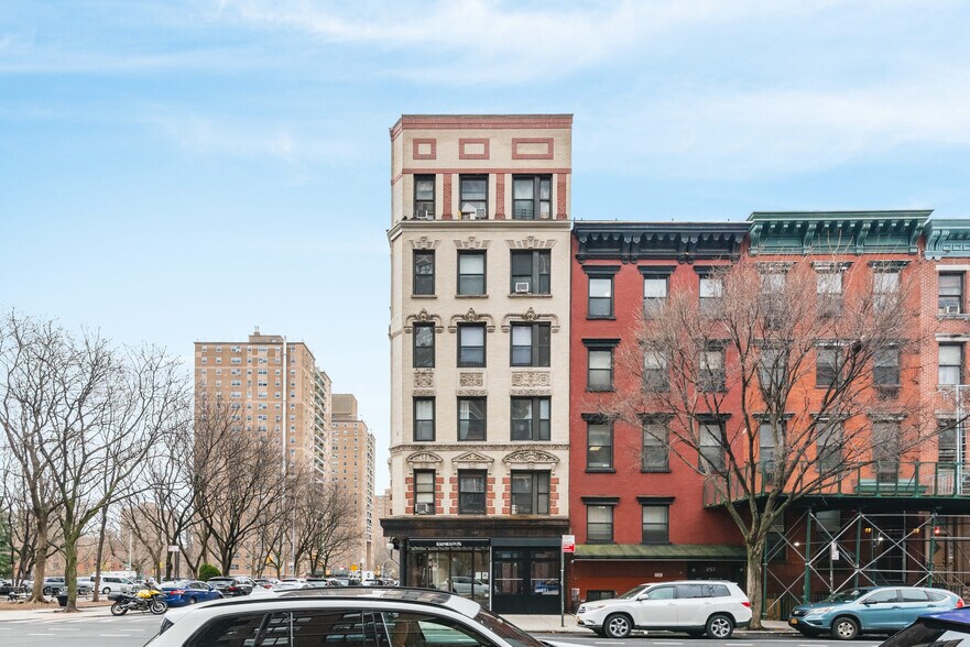 More Photos Of 259 E Broadway, New York Apartments For Sale