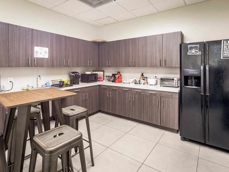 More Photos Of 4070-4090 Laguna St, Coral Gables Medical For Sale