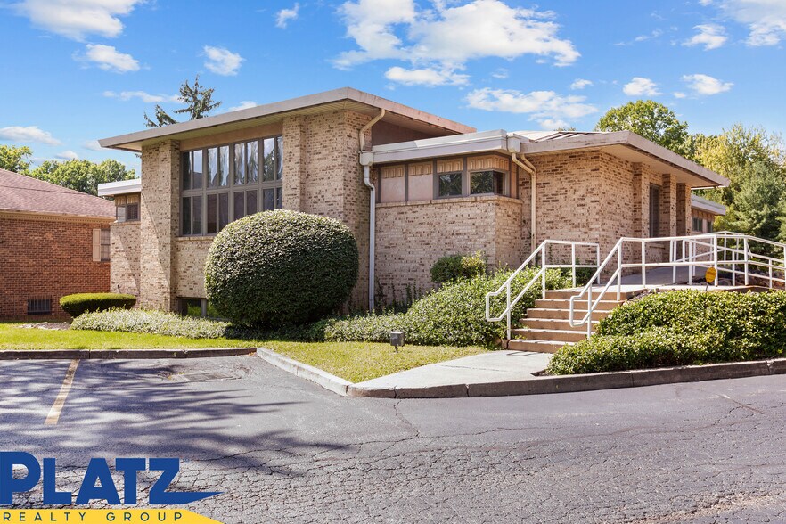 Primary Photo Of 321 Niles Cortland Rd NE, Warren Medical For Lease