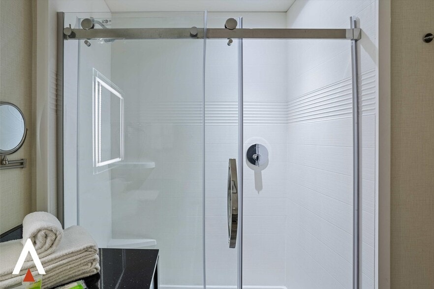 More Photos Of 3755 NW 78th Ave, Doral Hotel For Sale