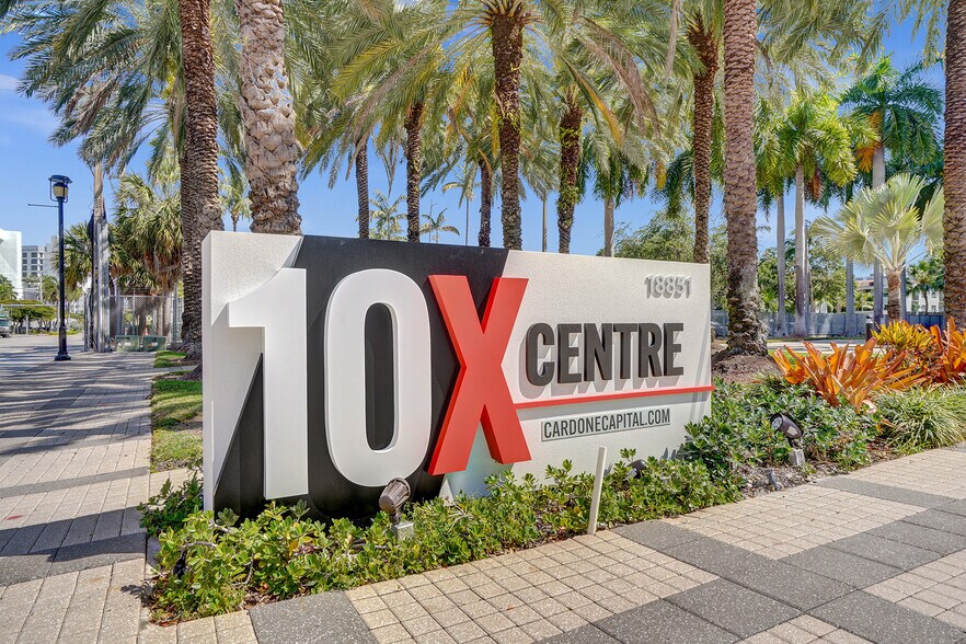 Primary Photo Of 18851 NE 29th Ave, Aventura Office For Lease