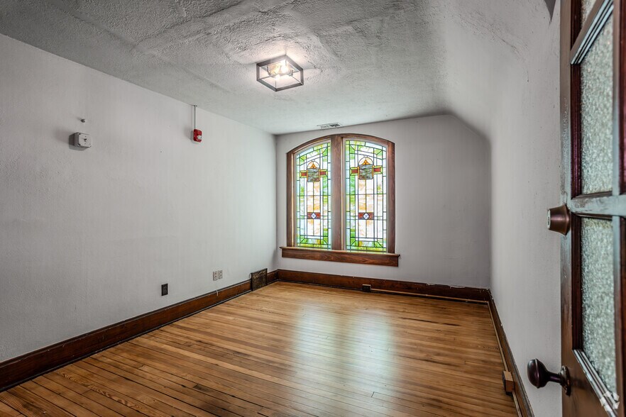 More Photos Of 618 Neil Ave, Columbus Religious Facility For Sale