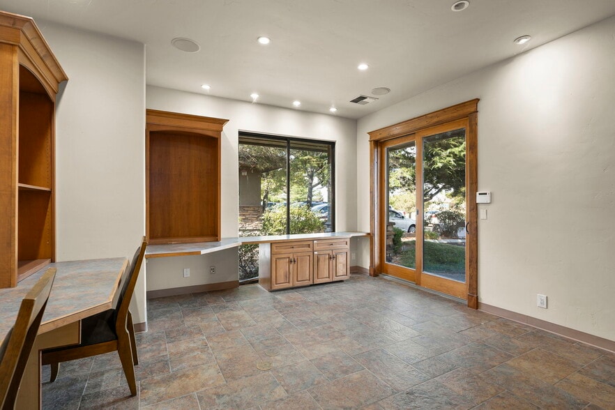 More Photos Of 10415 Double R Blvd, Reno Office For Lease