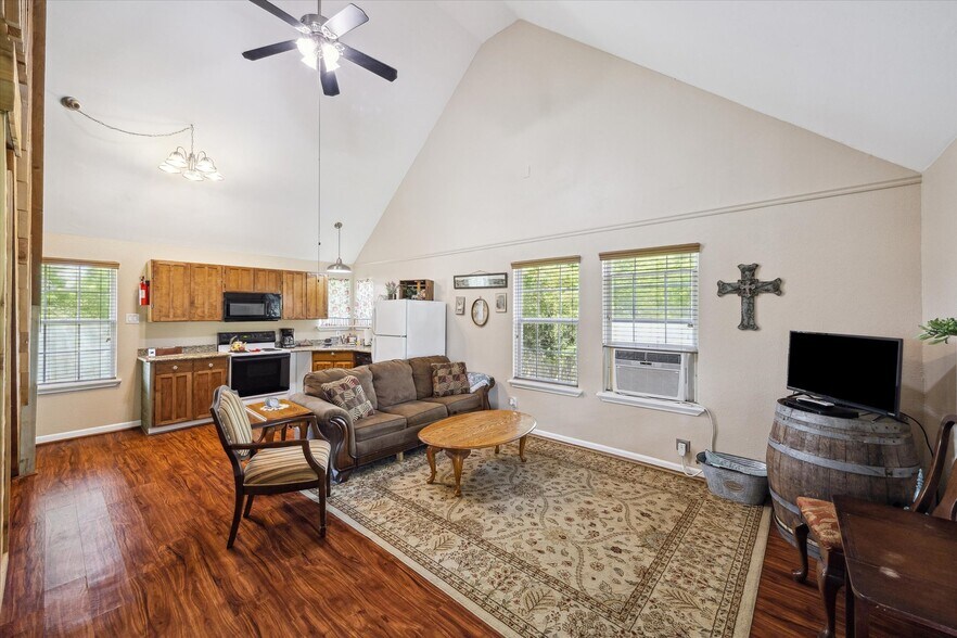 More Photos Of 18232 County Road 127, Pearland Lodge Meeting Hall For Sale