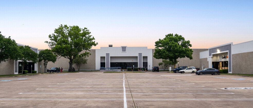 Primary Photo Of 2553 Summit Ave, Plano Unknown For Lease