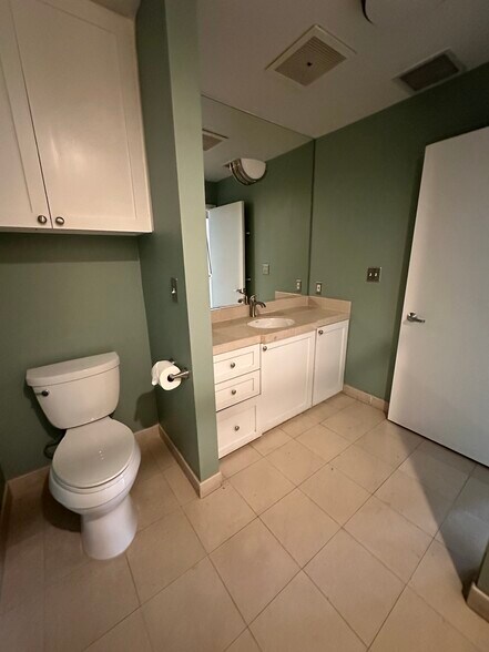 More Photos Of 1800 El Camino Real, Menlo Park Office For Sale