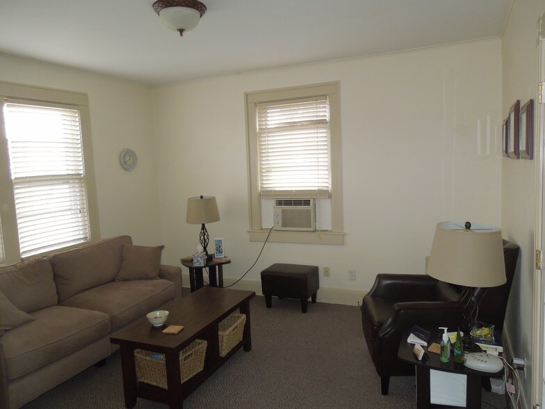 More Photos Of 142 Oak Tree Ave, South Plainfield Office For Lease
