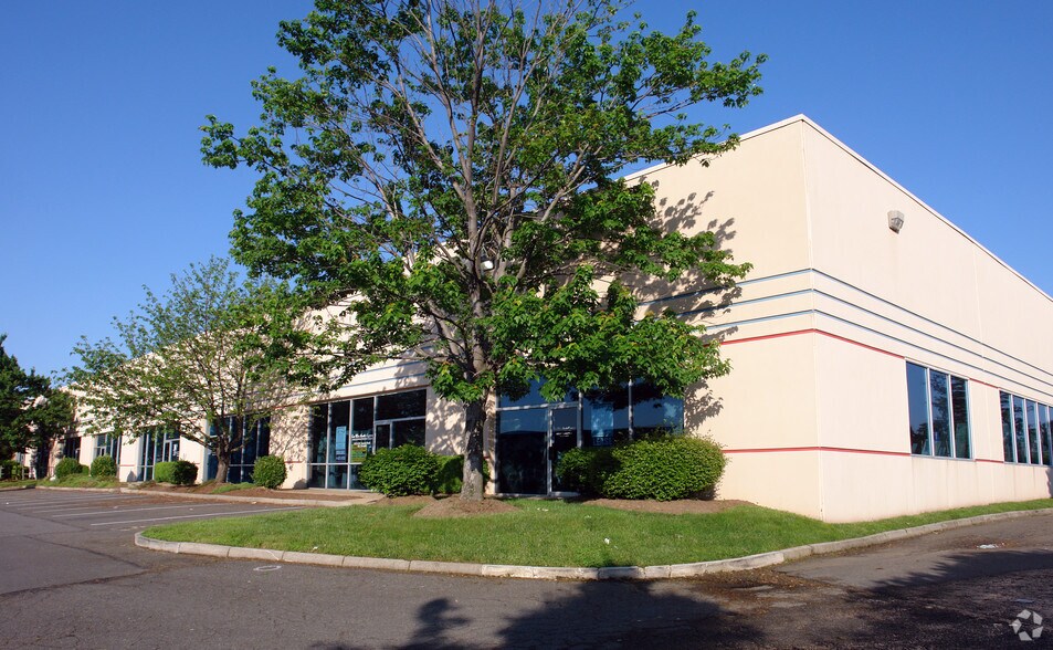 More Photos Of 8352 Terminal Rd, Lorton Unknown For Lease