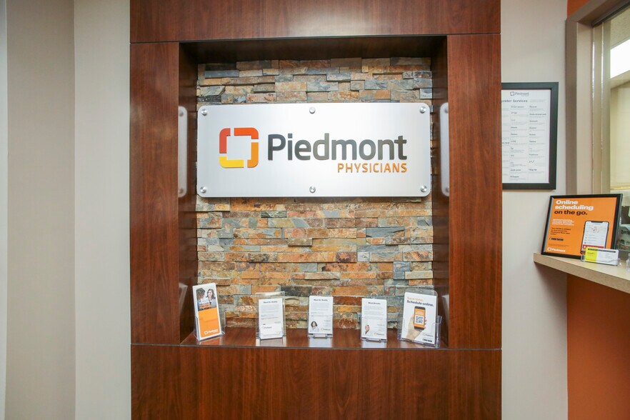 More Photos Of 12 Sammy McGhee Blvd, Jasper Office For Sale