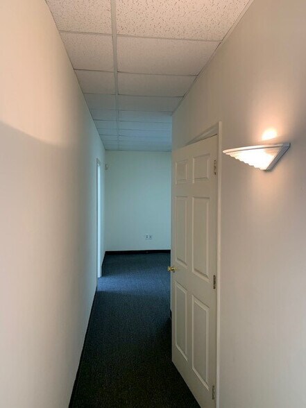 More Photos Of 2800 Lancaster Ave, Wilmington Storefront Retail Office For Lease