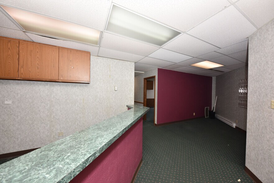 More Photos Of 7400 W Brown Deer Rd, Milwaukee Office For Sale