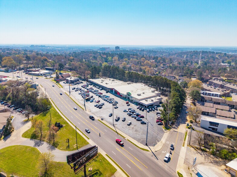 More Photos Of 6813-6831 Cantrell Rd, Little Rock Storefront For Sale