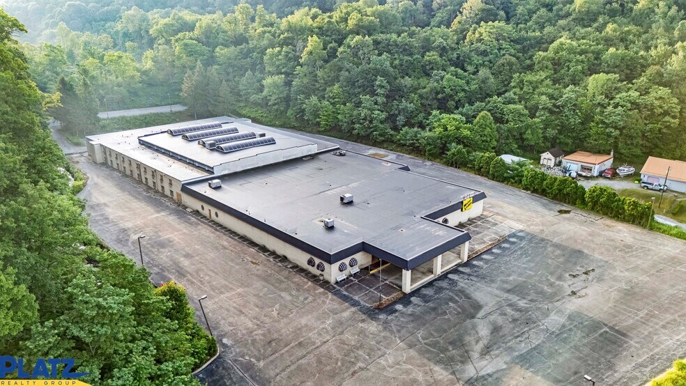 More Photos Of 2340 Dresden Ave, East Liverpool Hotel For Sale