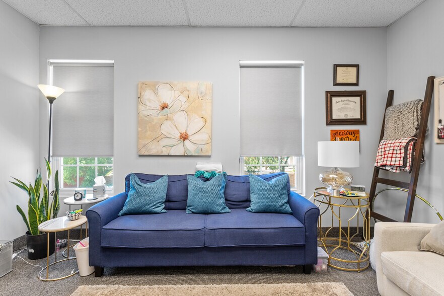 More Photos Of 17734 Preston Rd, Dallas Office For Sale