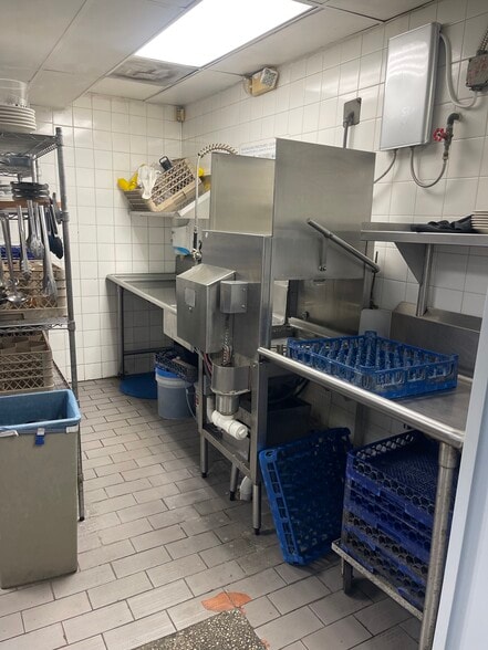 More Photos Of 1121-1141 Washington Ave, Miami Beach Storefront For Lease