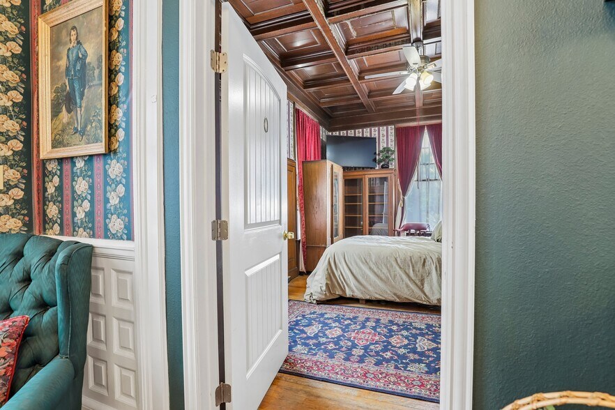 More Photos Of 421 Howard St, San Antonio Hospitality For Sale