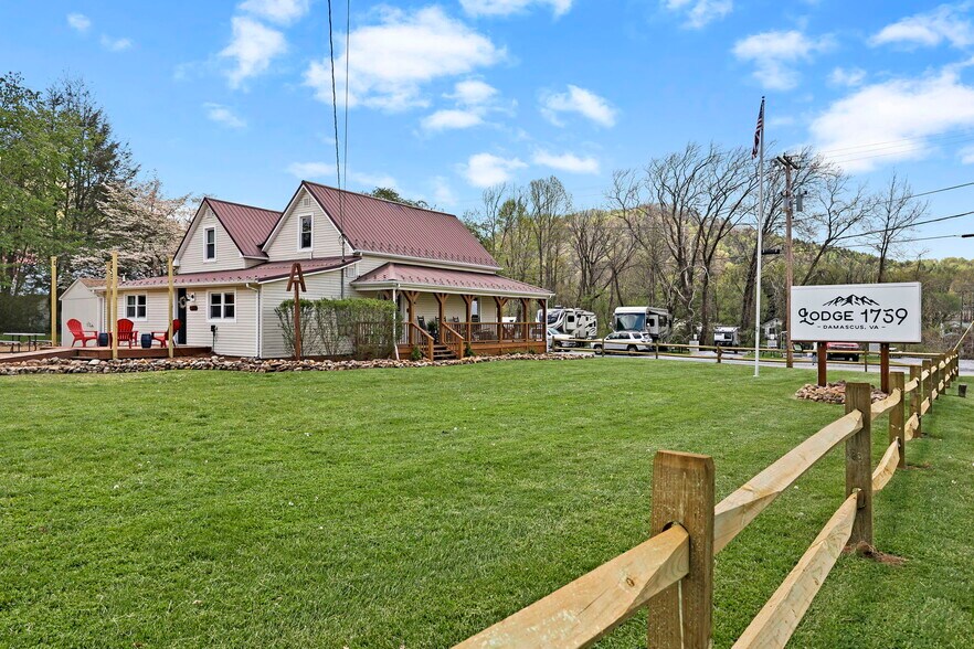 Primary Photo Of 100 S Railroad Ave, Damascus Apartments For Sale