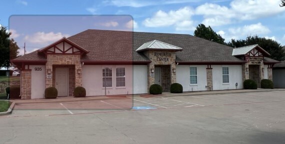 Primary Photo Of 935 W Ralph Hall Pky, Rockwall Medical For Sale