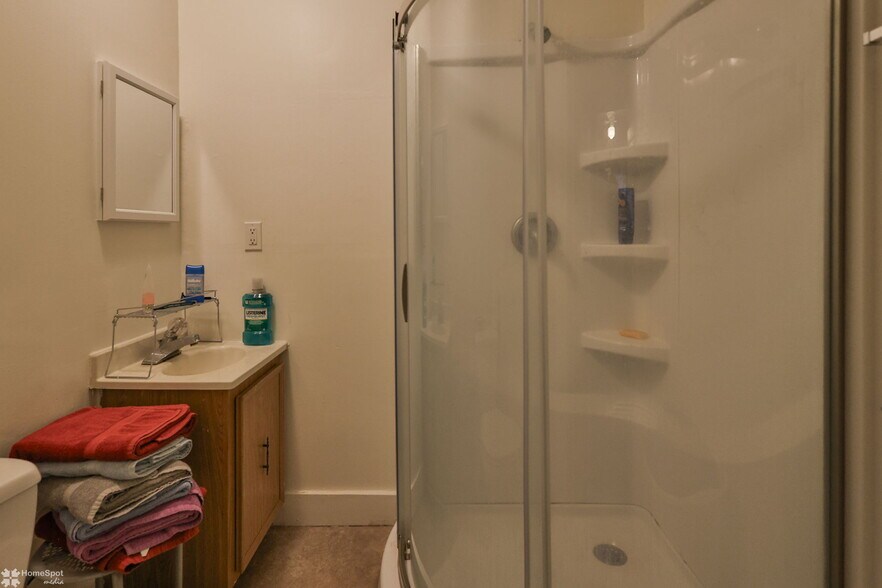 More Photos Of 38 W Central Ave, Bangor Apartments For Sale