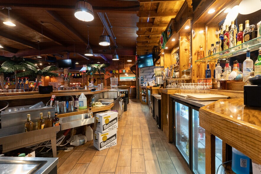 More Photos Of 1401 S Morley St, Moberly Restaurant For Sale