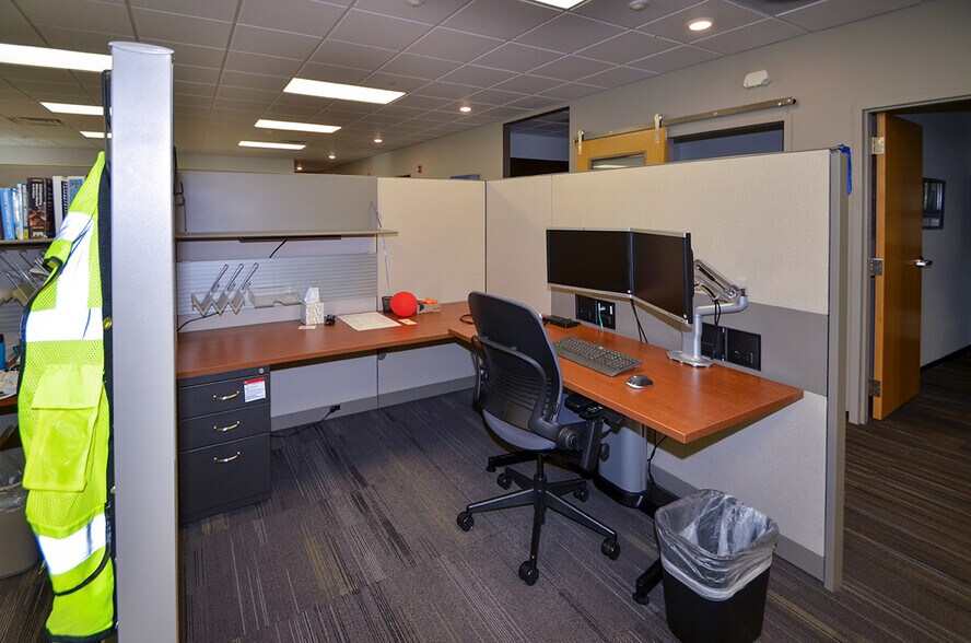 More Photos Of 970 S 29th St W, Billings Office For Sale